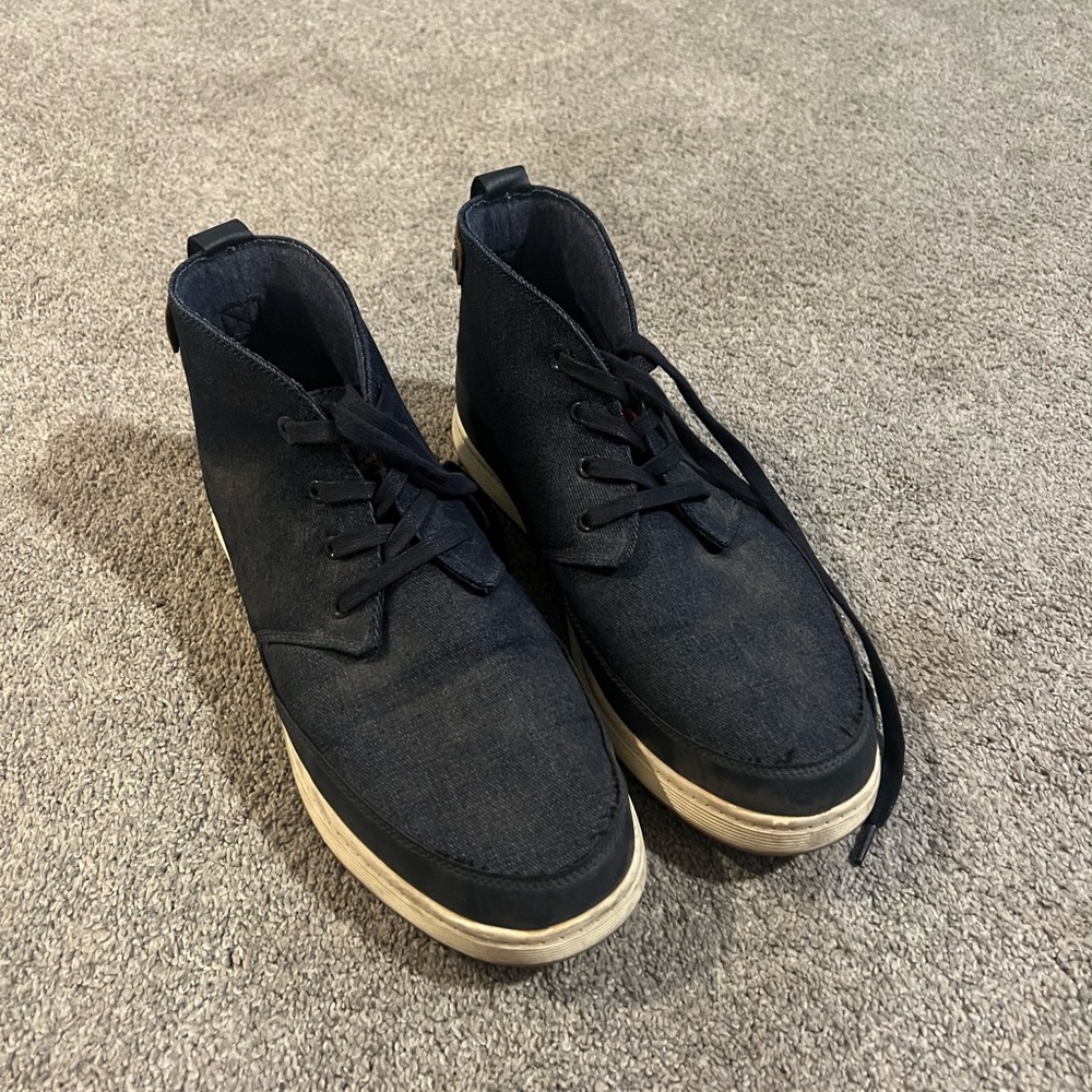 Levi's Black Canvas Chukka Boots with Cream Sole